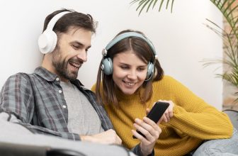 Äänikirjojen kasvava suosio Katsaus trendiin ja sen taustatekijöihin
